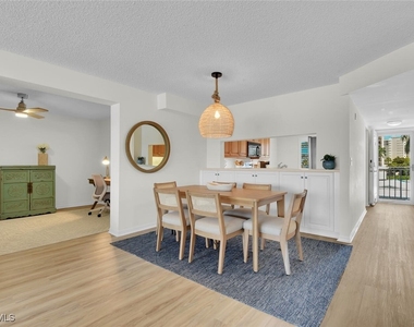 10682 Gulf Shore Drive - Photo Thumbnail 7