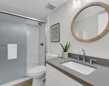 10682 Gulf Shore Drive - Photo Thumbnail 21