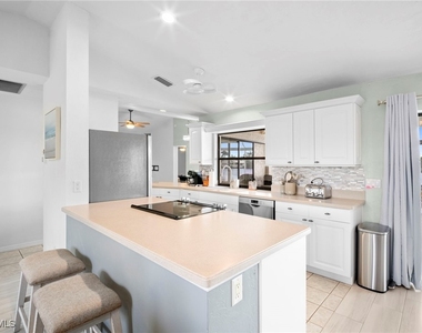4530 W Coral Circle - Photo Thumbnail 11