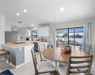4530 W Coral Circle - Photo Thumbnail 8
