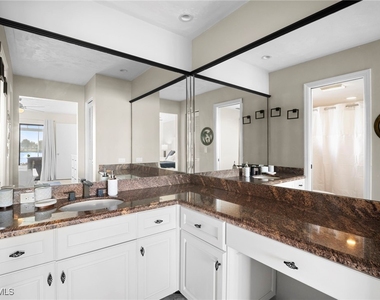 4530 W Coral Circle - Photo Thumbnail 21
