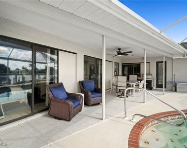 4530 W Coral Circle - Photo Thumbnail 3