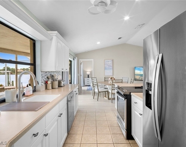 4530 W Coral Circle - Photo Thumbnail 13