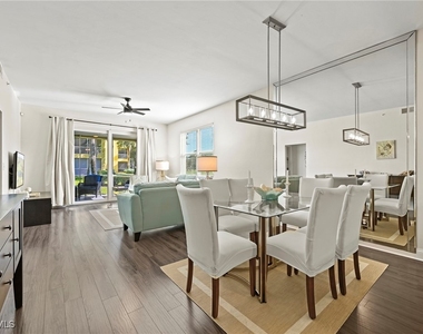 9200 Highland Woods Boulevard - Photo Thumbnail 8