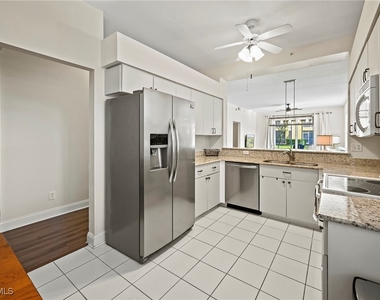 9200 Highland Woods Boulevard - Photo Thumbnail 3