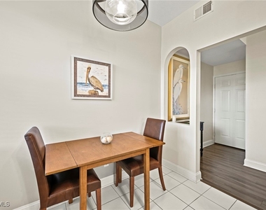 9200 Highland Woods Boulevard - Photo Thumbnail 6