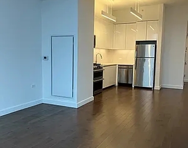 515 West 36th Street - Photo Thumbnail 3