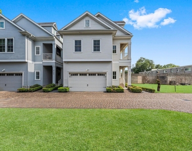 426 Marshall Street - Photo Thumbnail 3