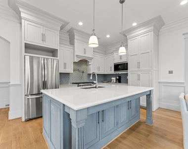 426 Marshall Street - Photo Thumbnail 17
