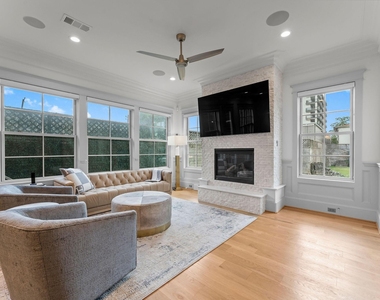 426 Marshall Street - Photo Thumbnail 11