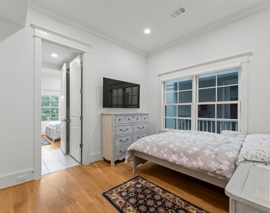 426 Marshall Street - Photo Thumbnail 25