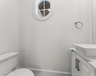 426 Marshall Street - Photo Thumbnail 14
