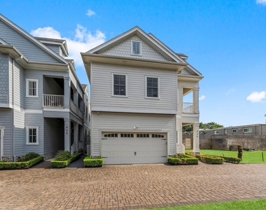 426 Marshall Street - Photo Thumbnail 5
