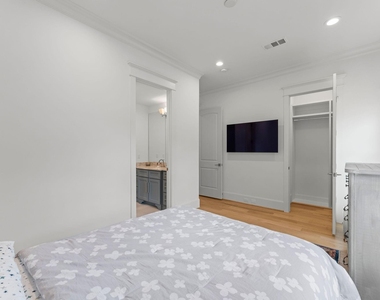 426 Marshall Street - Photo Thumbnail 21
