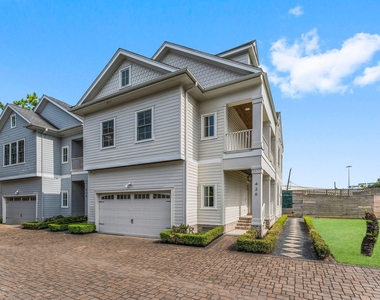 426 Marshall Street - Photo Thumbnail 2