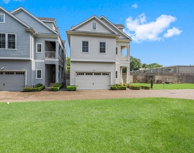 426 Marshall Street - Photo Thumbnail 4