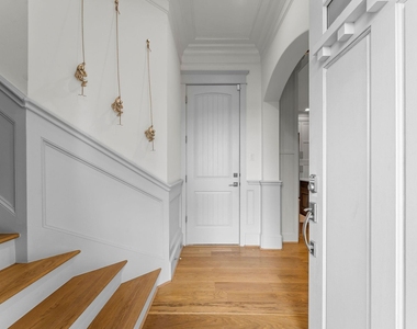 426 Marshall Street - Photo Thumbnail 9