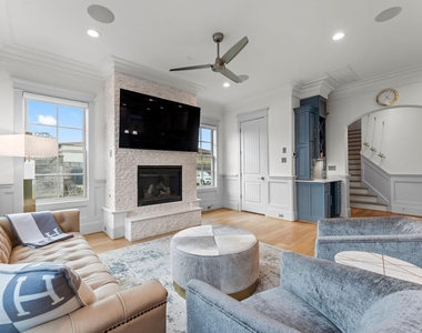426 Marshall Street - Photo Thumbnail 15