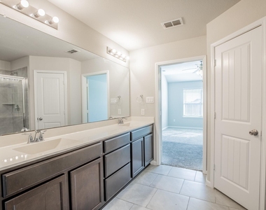 1407 Wheatland Terrance Lane - Photo Thumbnail 23