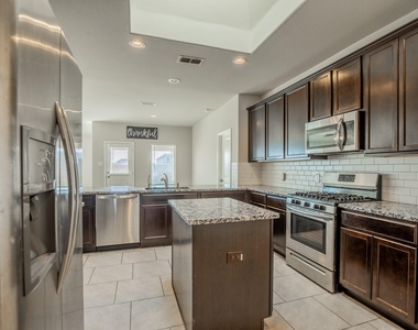 1407 Wheatland Terrance Lane - Photo Thumbnail 7