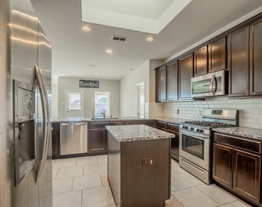 1407 Wheatland Terrance Lane - Photo Thumbnail 8