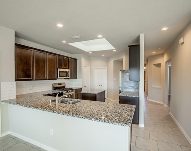 1407 Wheatland Terrance Lane - Photo Thumbnail 11