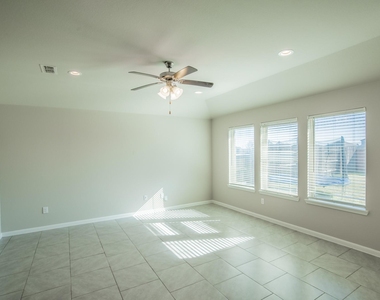 1407 Wheatland Terrance Lane - Photo Thumbnail 17
