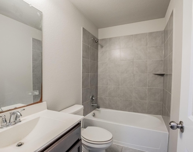 1407 Wheatland Terrance Lane - Photo Thumbnail 27