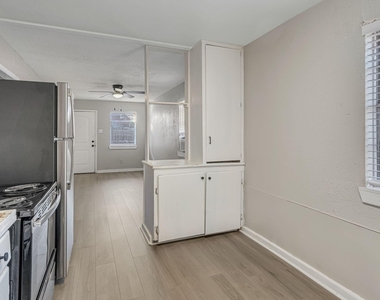 4720 Carmen Street - Photo Thumbnail 7