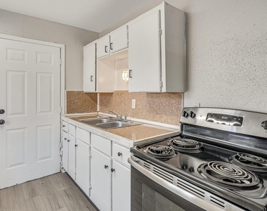 4720 Carmen Street - Photo Thumbnail 5