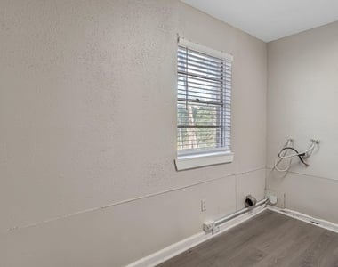 4720 Carmen Street - Photo Thumbnail 6