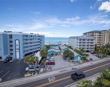 19505 Gulf Boulevard - Photo Thumbnail 2