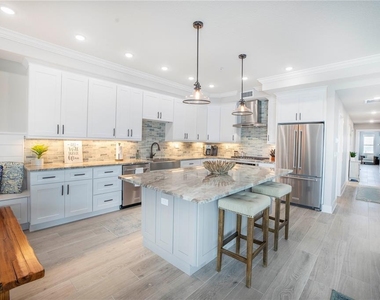 19505 Gulf Boulevard - Photo Thumbnail 9