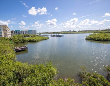 19505 Gulf Boulevard - Photo Thumbnail 26