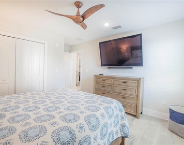 19505 Gulf Boulevard - Photo Thumbnail 32