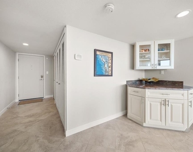 400 Island Way - Photo Thumbnail 2