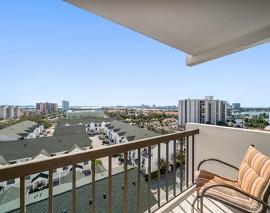 400 Island Way - Photo Thumbnail 25