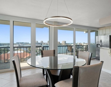 400 Island Way - Photo Thumbnail 8
