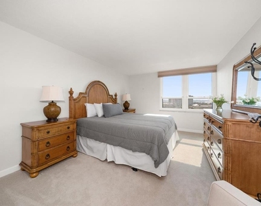 400 Island Way - Photo Thumbnail 13
