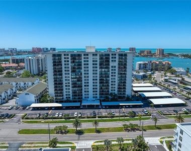 400 Island Way - Photo Thumbnail 29