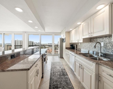 400 Island Way - Photo Thumbnail 3