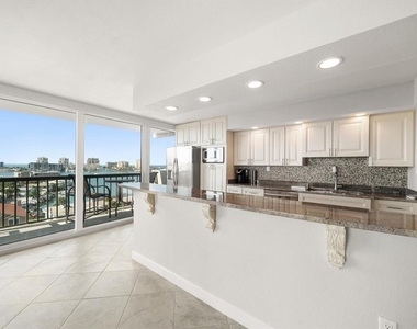 400 Island Way - Photo Thumbnail 6