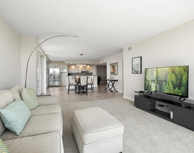 400 Island Way - Photo Thumbnail 12