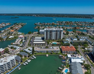 400 Island Way - Photo Thumbnail 33