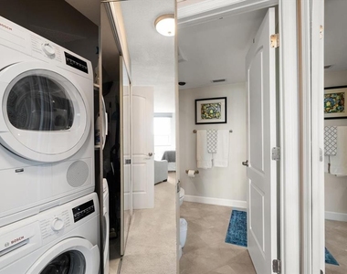 400 Island Way - Photo Thumbnail 16