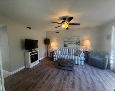 621 Windrush Bay Drive - Photo Thumbnail 2