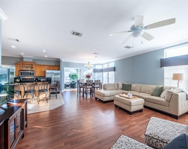2 Emden Circle - Photo Thumbnail 22
