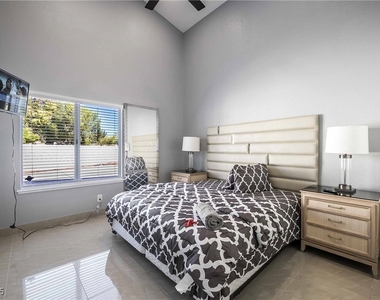 1400 Castle Crest Drive - Photo Thumbnail 38