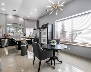 1400 Castle Crest Drive - Photo Thumbnail 17