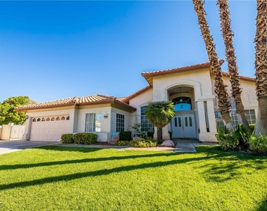 1400 Castle Crest Drive - Photo Thumbnail 2